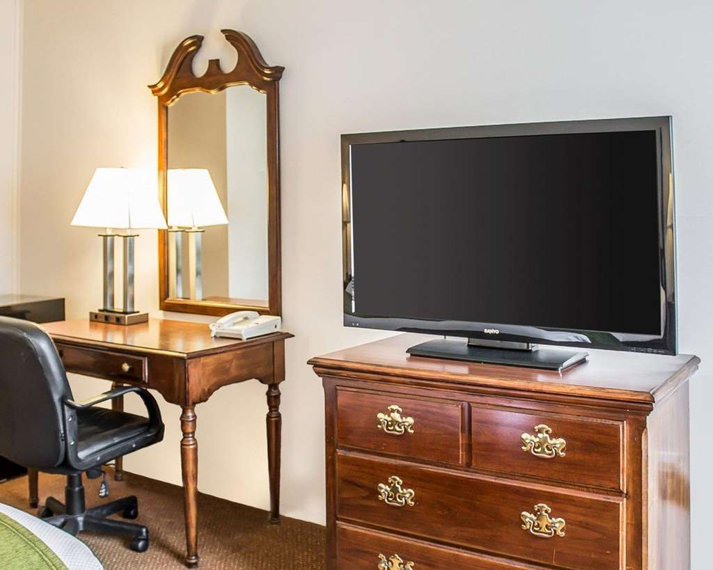 Quality Inn Petoskey-Harbor Springs Zimmer foto